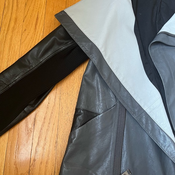 Vince leather jacket two tone with hidden side zip and partial knit sleeves M - Picture 6 of 7